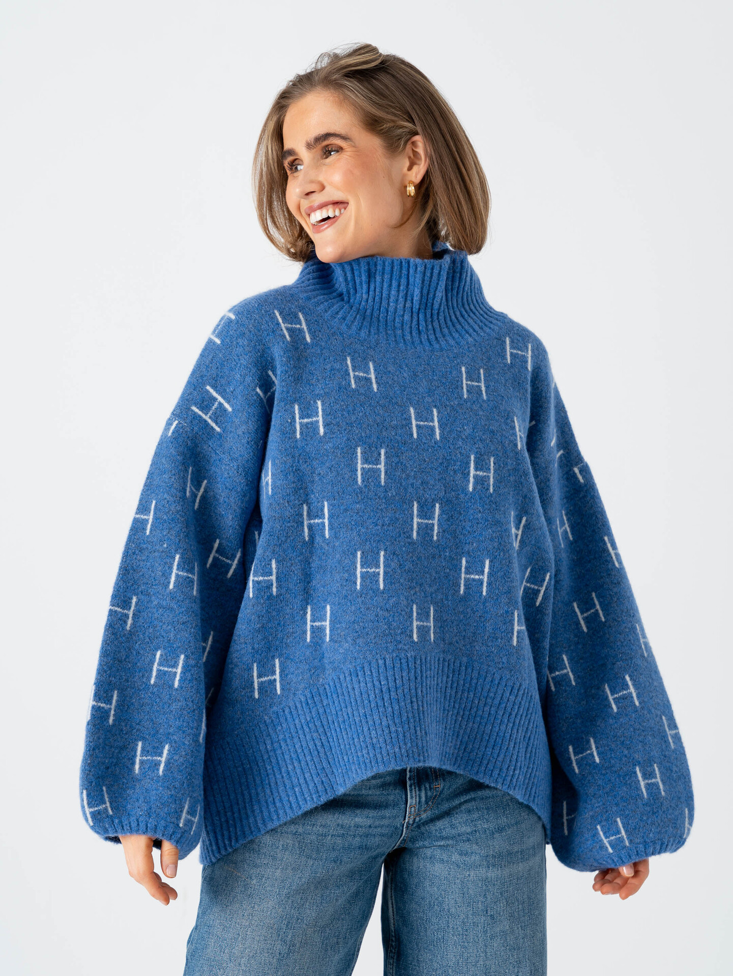 Hést Fam Sweater Short - Blå | Getinspired.no