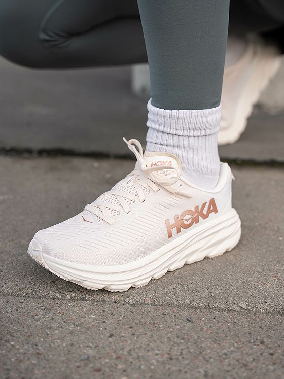 Hoka Rincon 3 Eggnog / Rose Gold