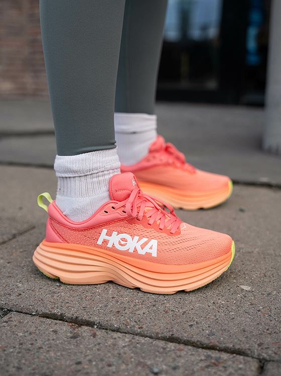 Hoka Bondi 8 Coral / Papaya