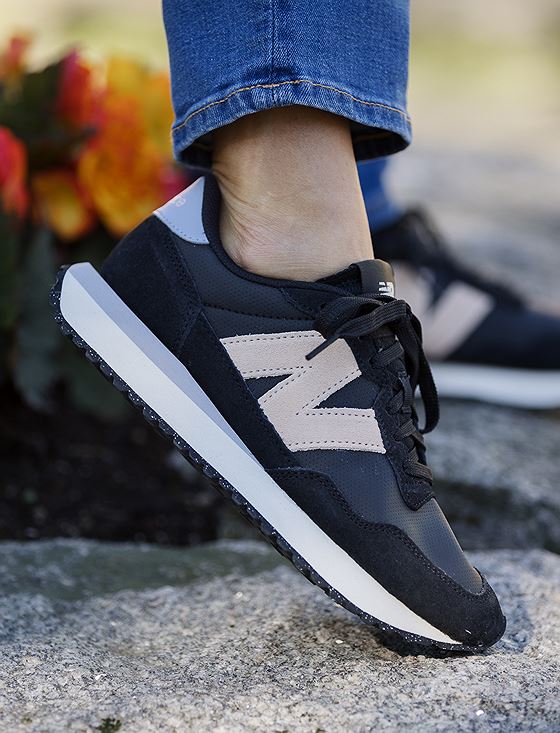 New Balance WS237 Black with Vintage Rose