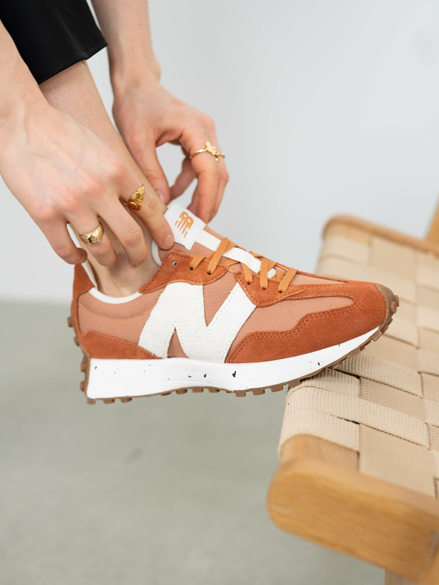 New Balance W327 - Brun | Getinspired.no