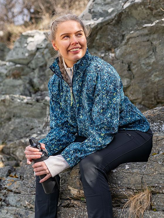 The North Face Women’s Printed Class V Pullover Beta Blue Lichen Print