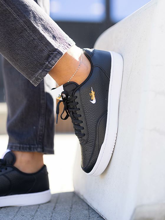 Nike Court Vintage Premium Black/ White-Total Orange