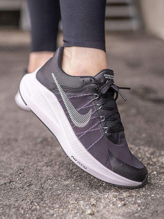 Nike Winflo 8 Svart/Dark Smoke Grey/Light Smoke Grey/Hvit