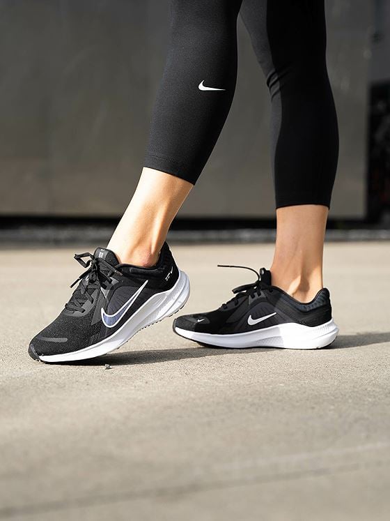 Nike Quest 5 Black / Grey