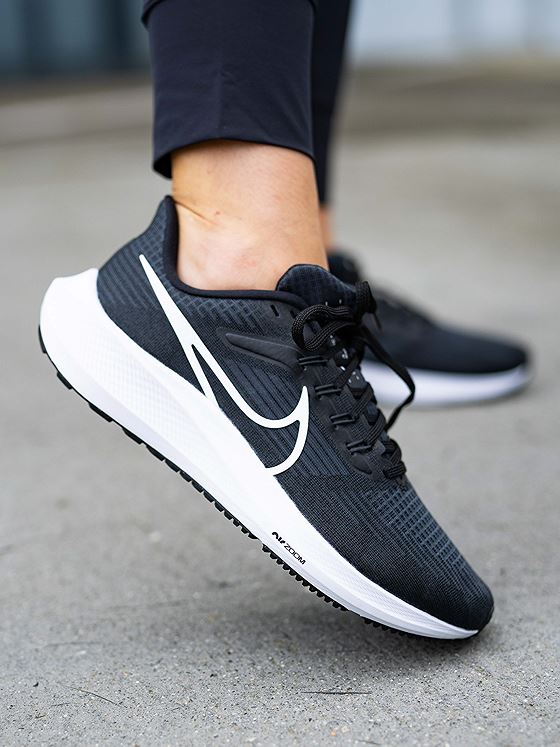 Nike Air Zoom Pegasus 39 Svart/Dark Smoke Grey/Hvit