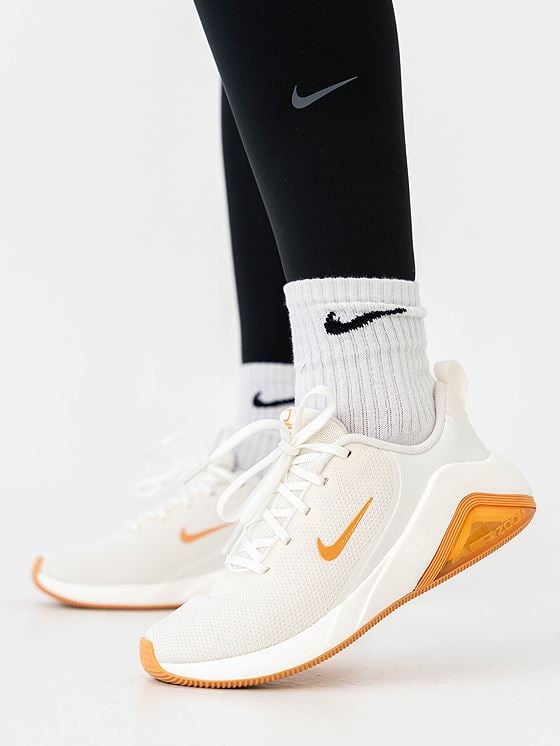 Nike Bella 7 Sail / Coconut Milk / Copper Moon