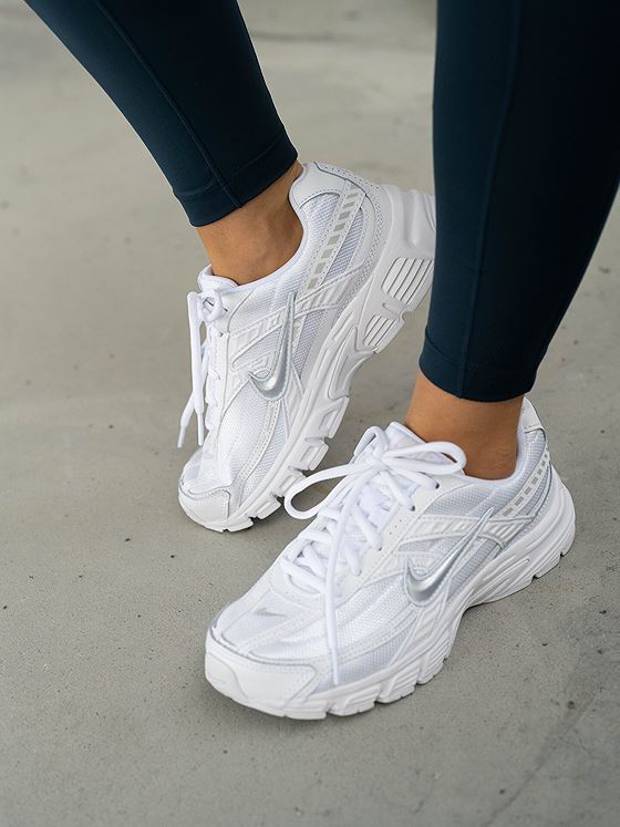 Nike Initiatior White / Metallic Silver-Photon Dust