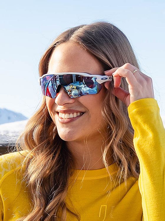 Oakley Radar Ev Path Polished White / Brilleglassfarge: Prizm Snow Sapphire / Lysgjennomslipp: 13%