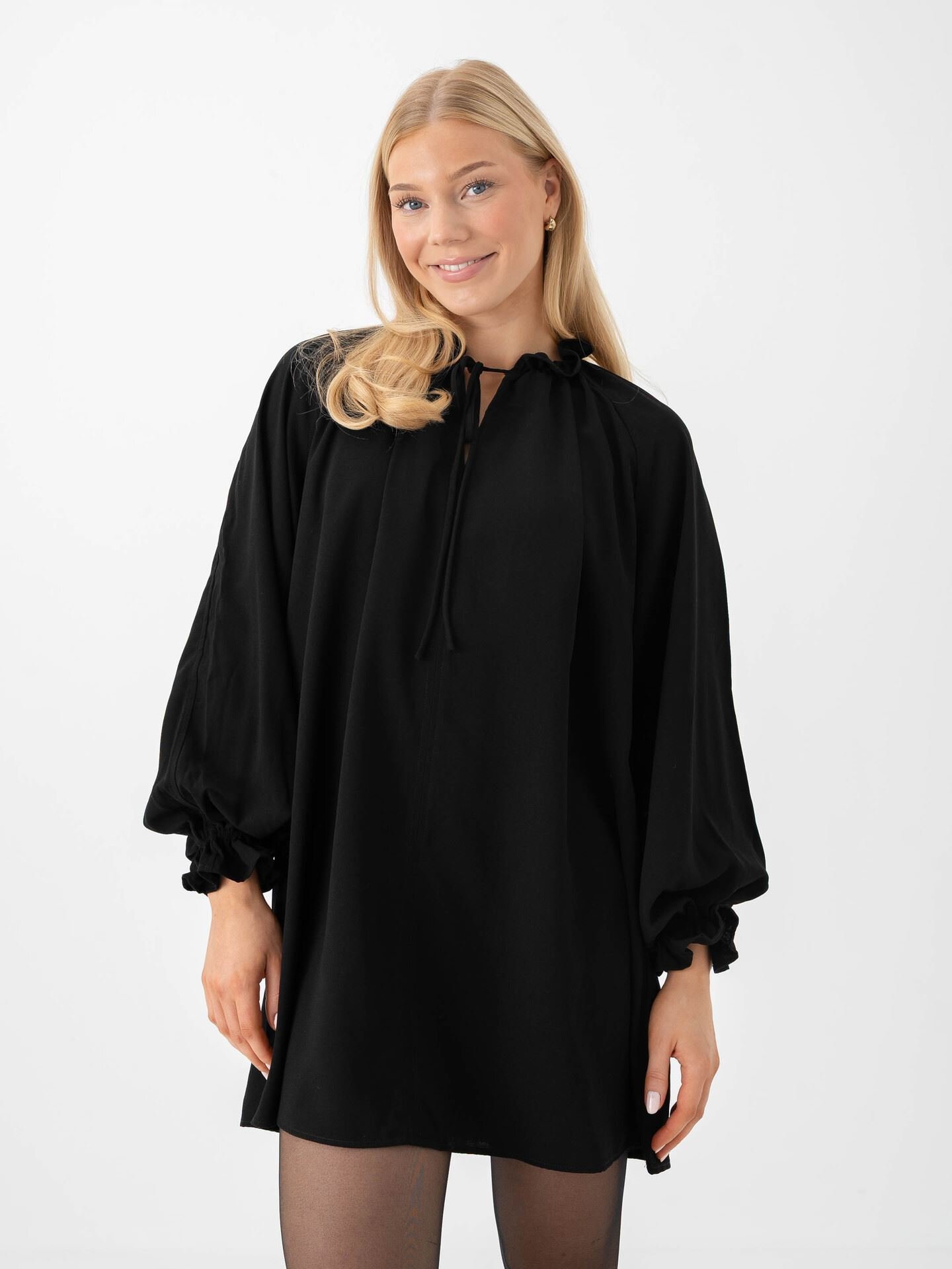 Only Fayce Long Sleeve Short Loose Dress Black