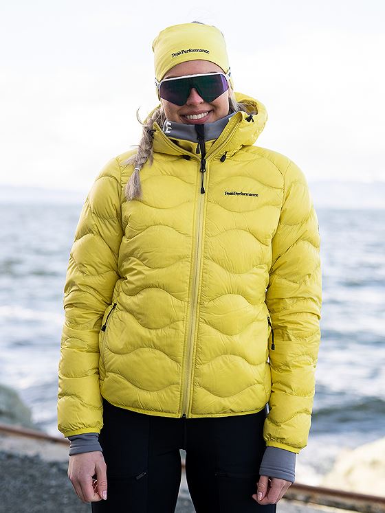 Peak Performance W Helium Down Hood Jacket Canary Lime