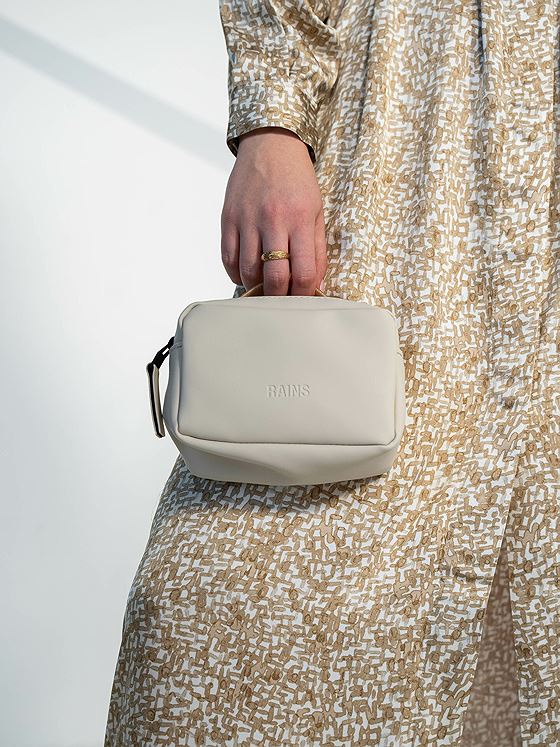 Rains Box Bag Micro Dune