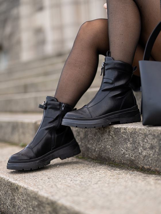 Roberto Rosso Lorely Black