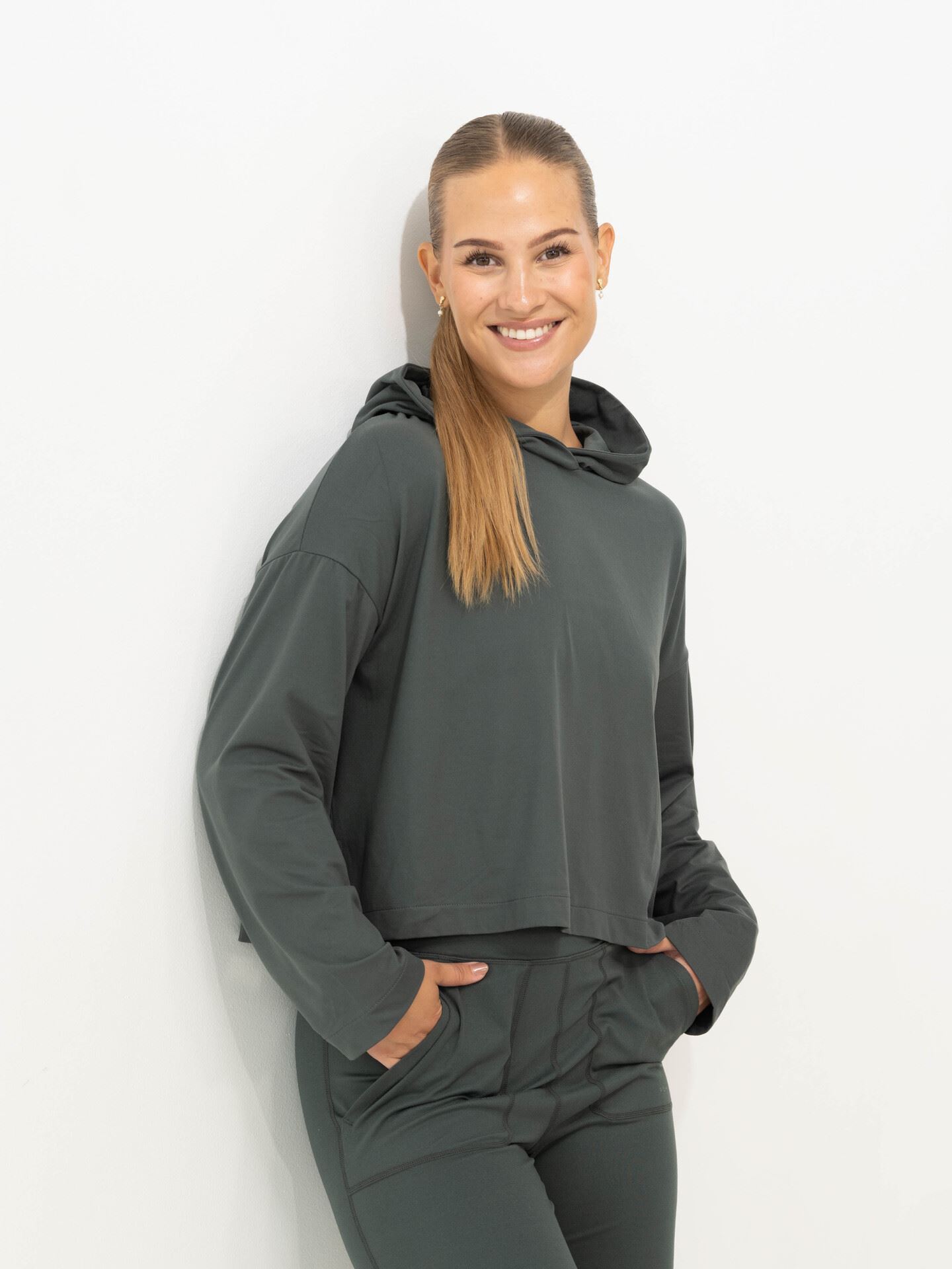 Röhnisch Soft Cropped Hoodie Urban Chic