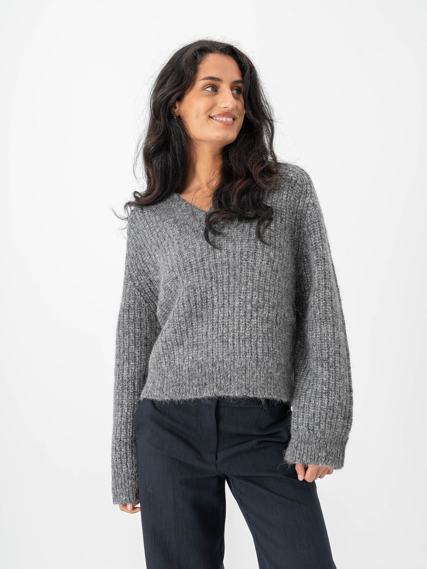 Selected Femme Anjuli Long Sleeve Knit V-Neck Medium Grey Melange