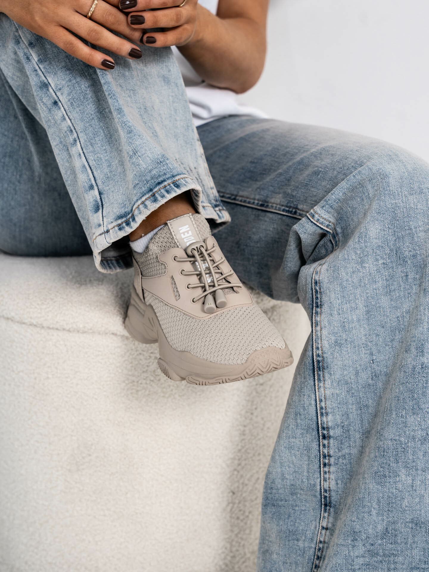 Steve Madden Match-E Sneaker Greige