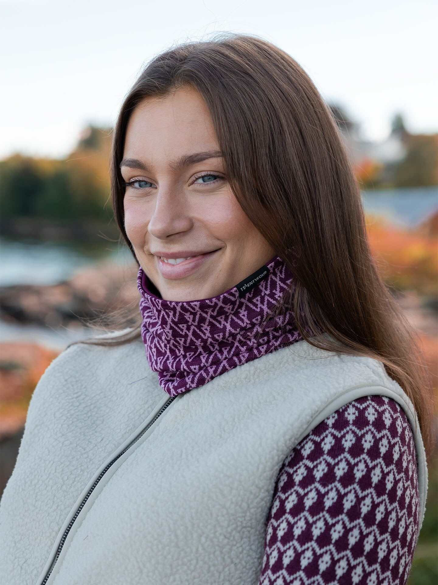 Twentyfour Finse 2W Ullhals Mørk Burgunder