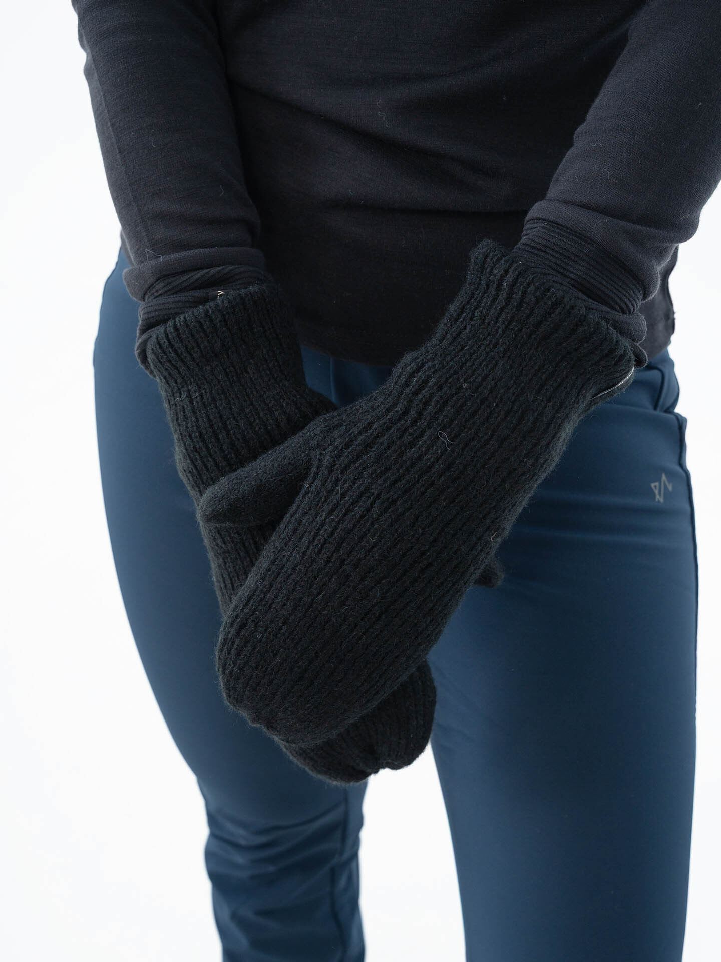 Twentyfour Aurora Ana Strikkevott Sort