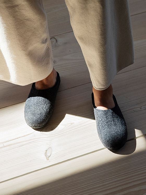 Tova Baatar Rough Charcoal