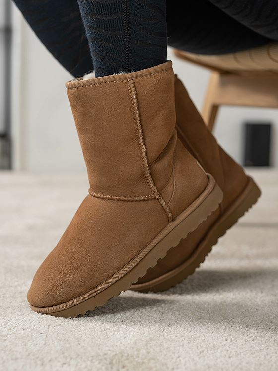 UGG Classic Short II Brun
