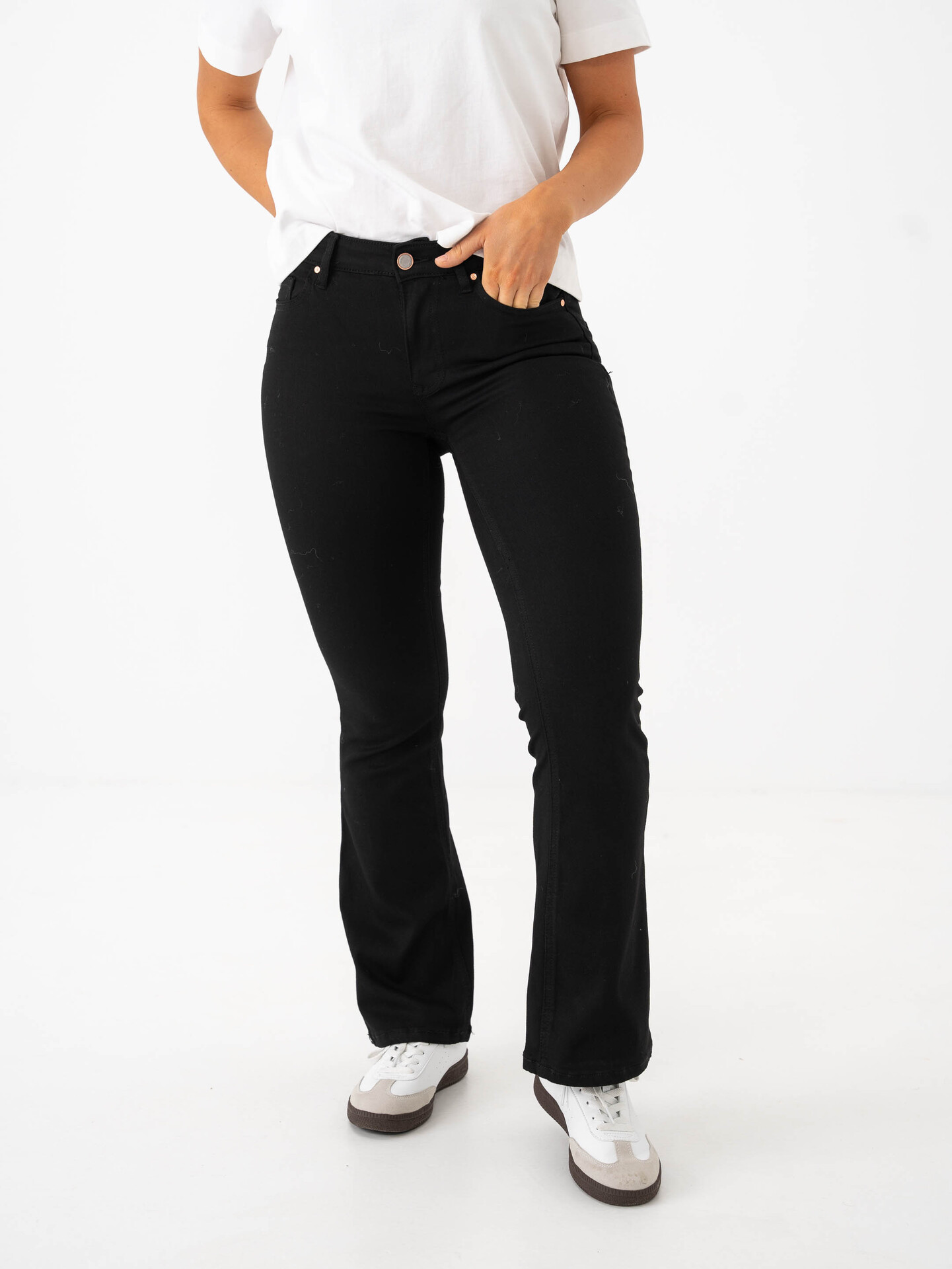 Vero Moda Flash Flared Jeans Sort - Main Image