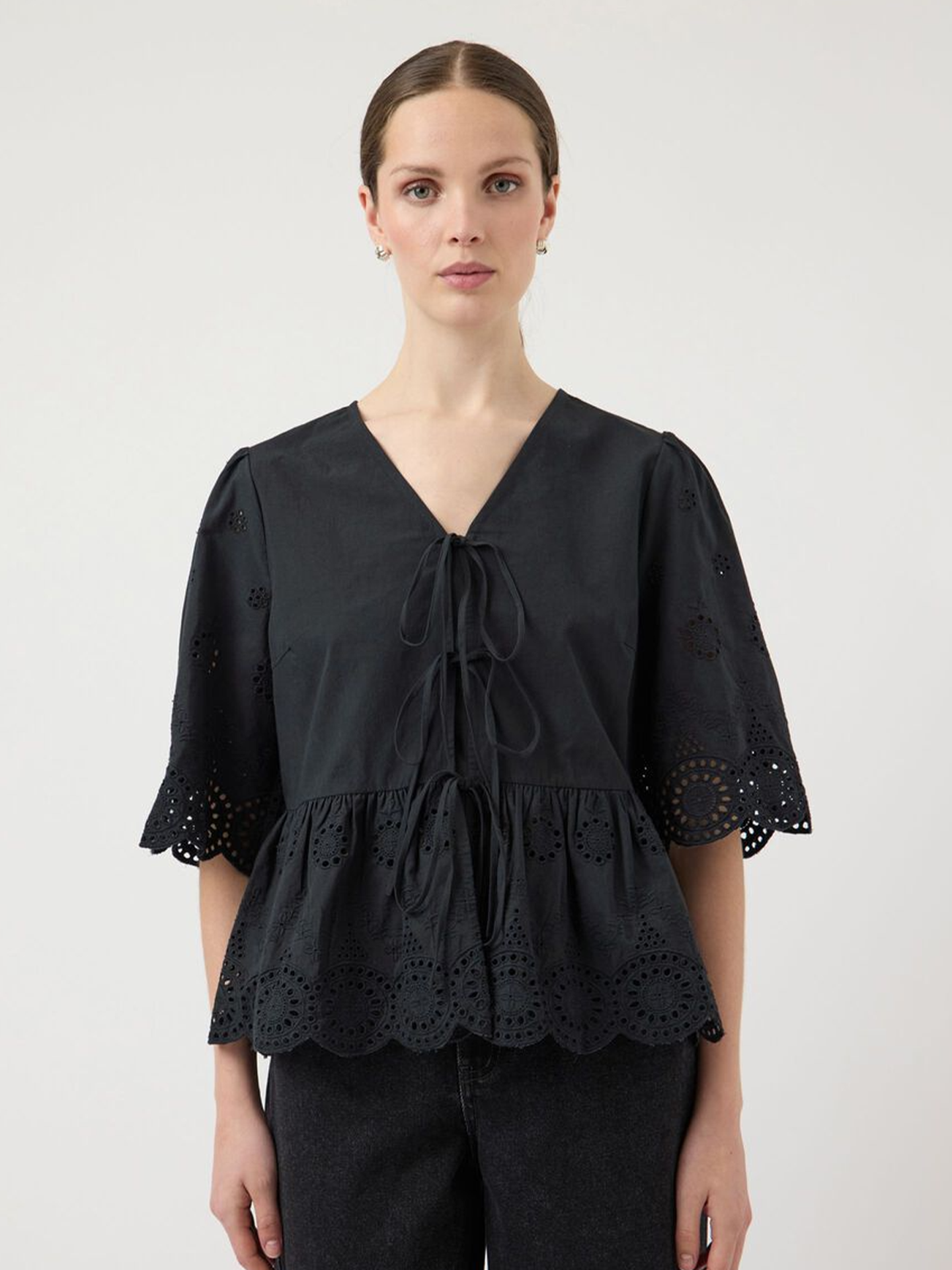 Y.A.S Cornelia 2/4 Tie Top Black