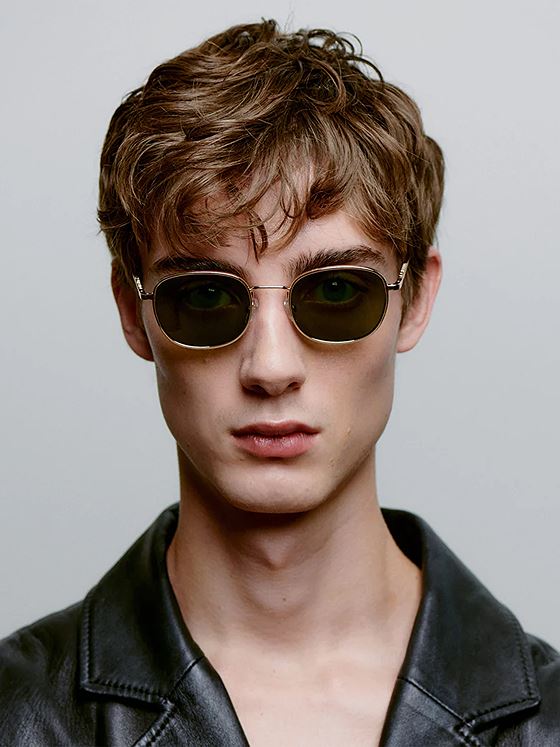 A. KJÆRBEDE Hello Gold