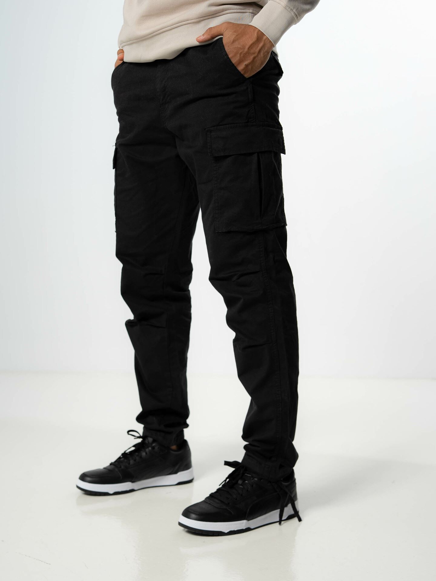 Jack and Jones Ace Tucker Cargo Black
