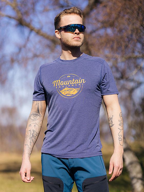 Mountain Equipment Headpoint Script Mens Tee Medieval Blue