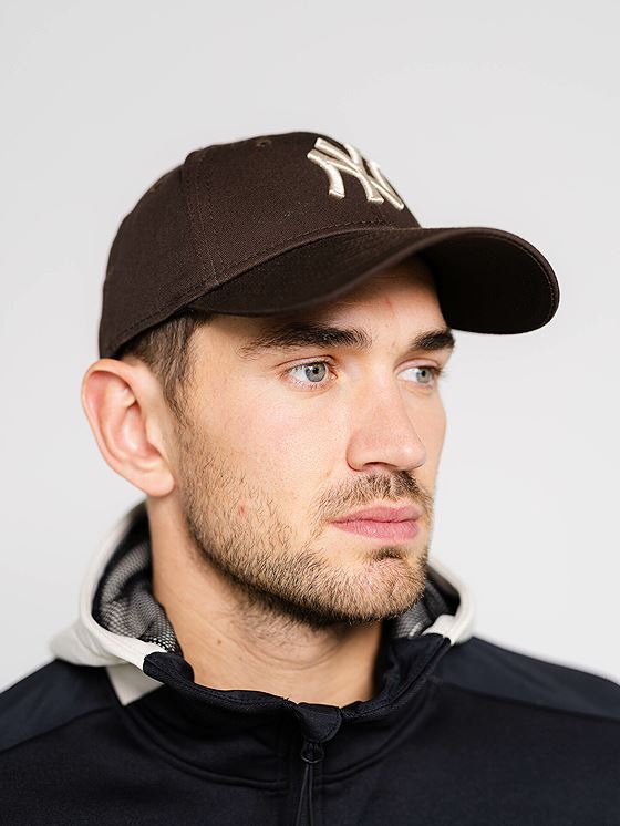 New Era 9FORTY League Essential Brown
