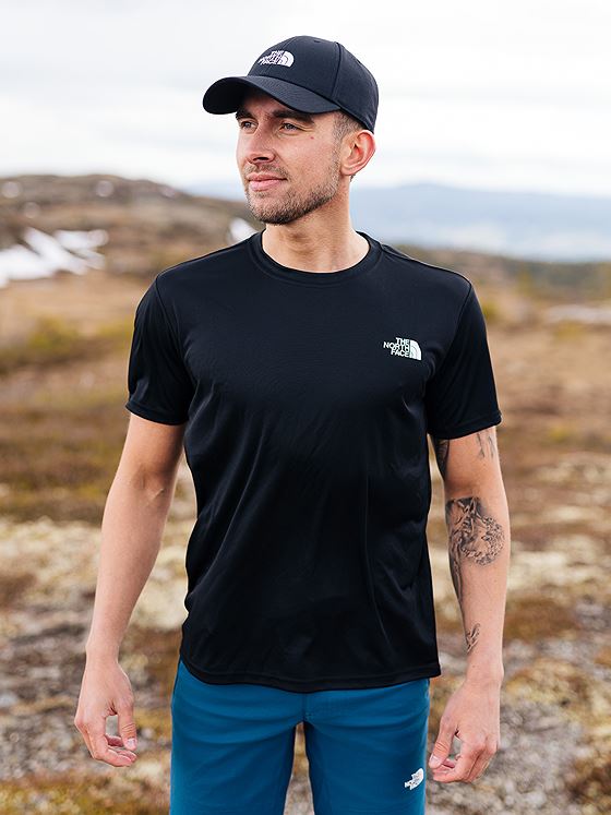 The North Face Men’s Reaxion Red Box Tee TNF Black-TNF White