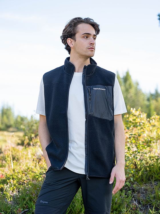 Peak Performance Pile Vest BLACK