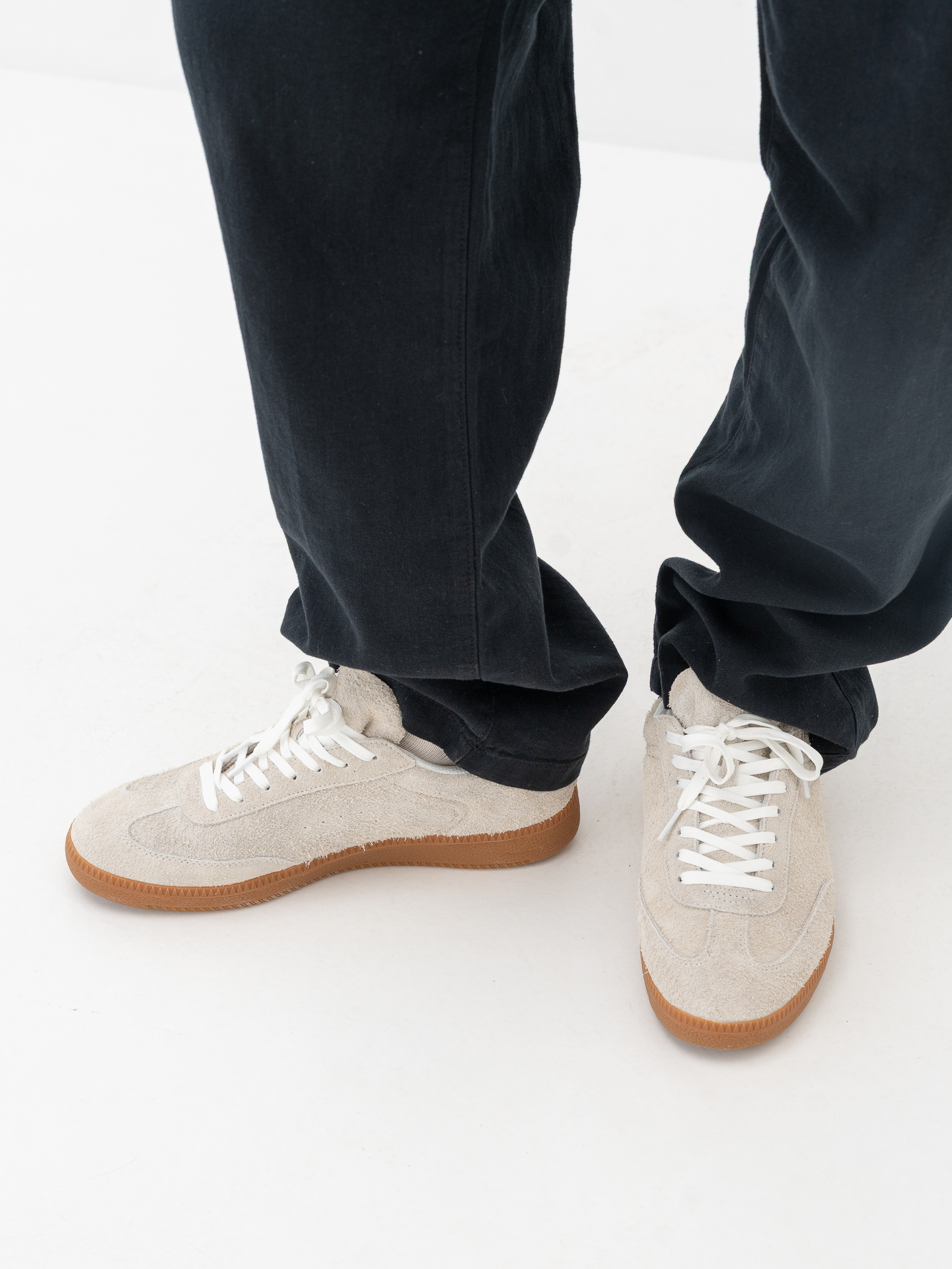 Roberto Rosso Ace Suede Cream Black