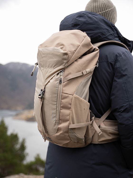Twentyfour & Ryggsekk 35L Sand