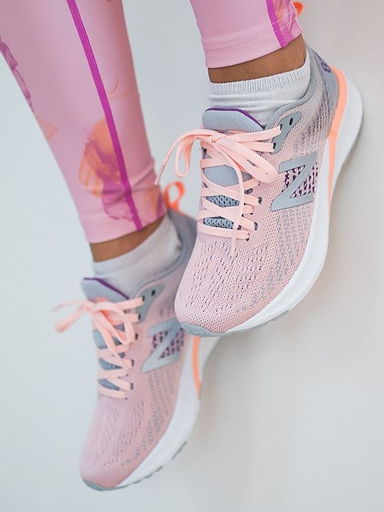 New Balance New Balance W870 Peach Soda with Silver Mink