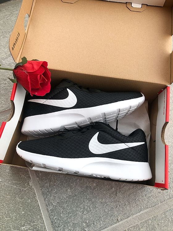 Nike Tanjun Sort