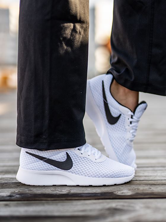 Nike Tanjun