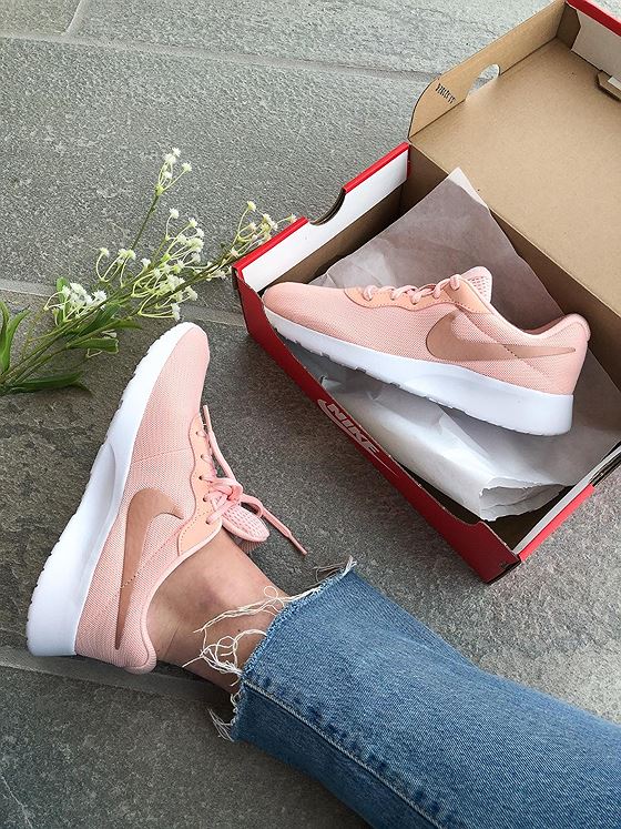 Nike Tanjun Washed Coral/ Metallic Red Bronze-White