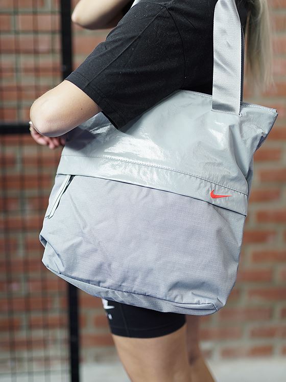 Nike Radiate 2.0 Bag Grå