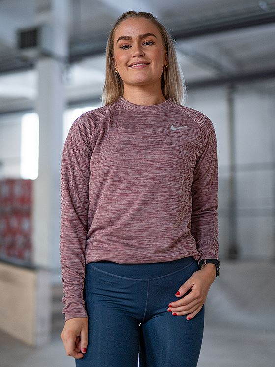 Nike Pacer Crew Long Sleeve Pomegranate