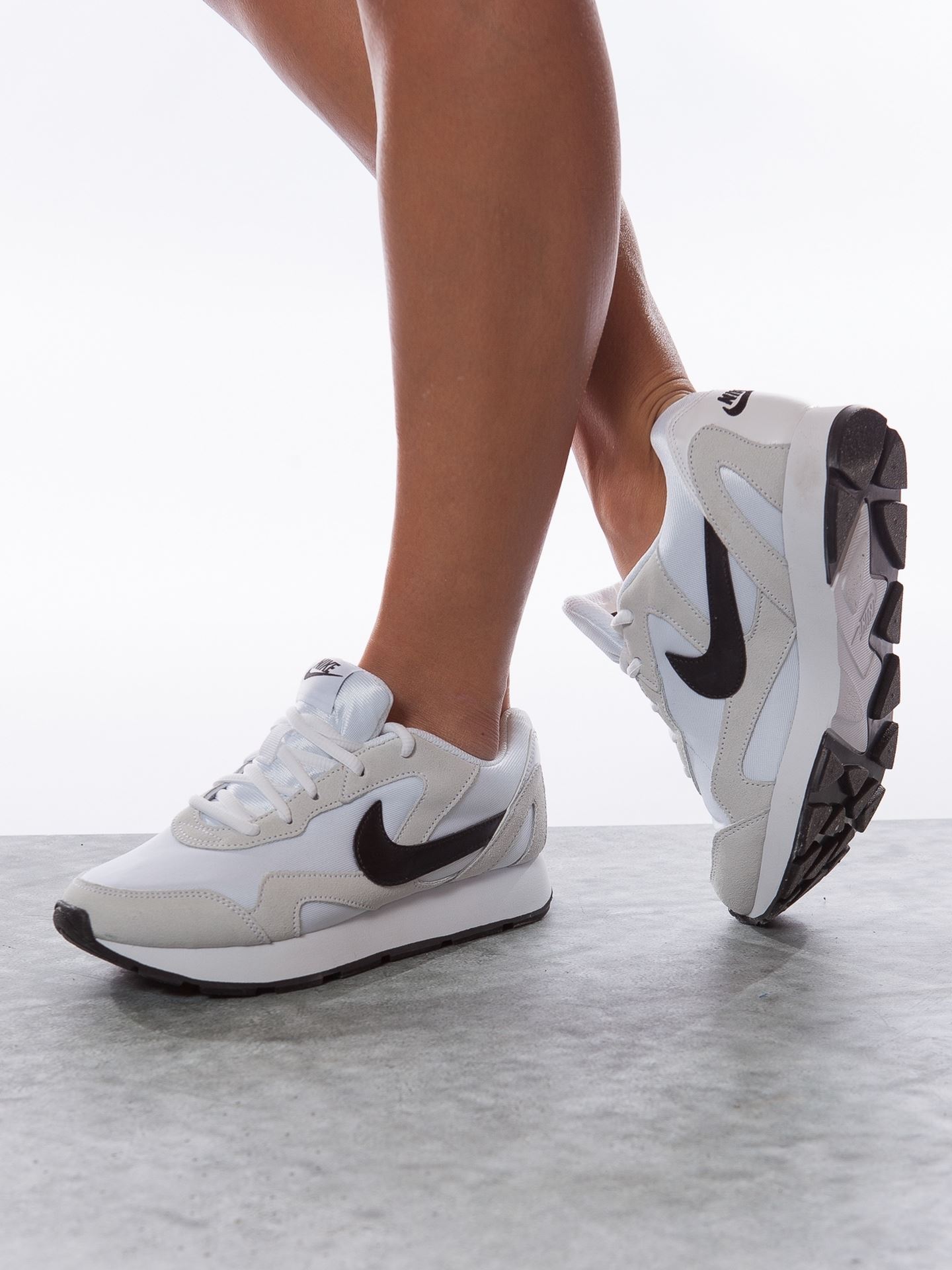 Wmns hotsell nike delfine