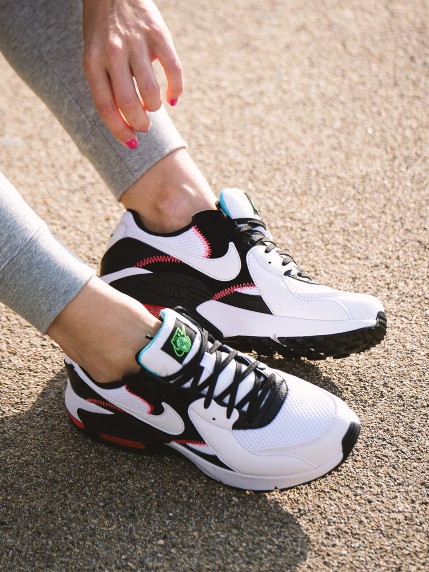 nike air max excee white black crimson