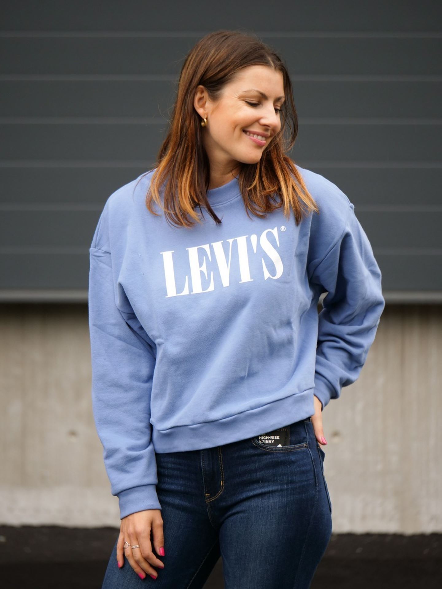 levi graphic diana crew