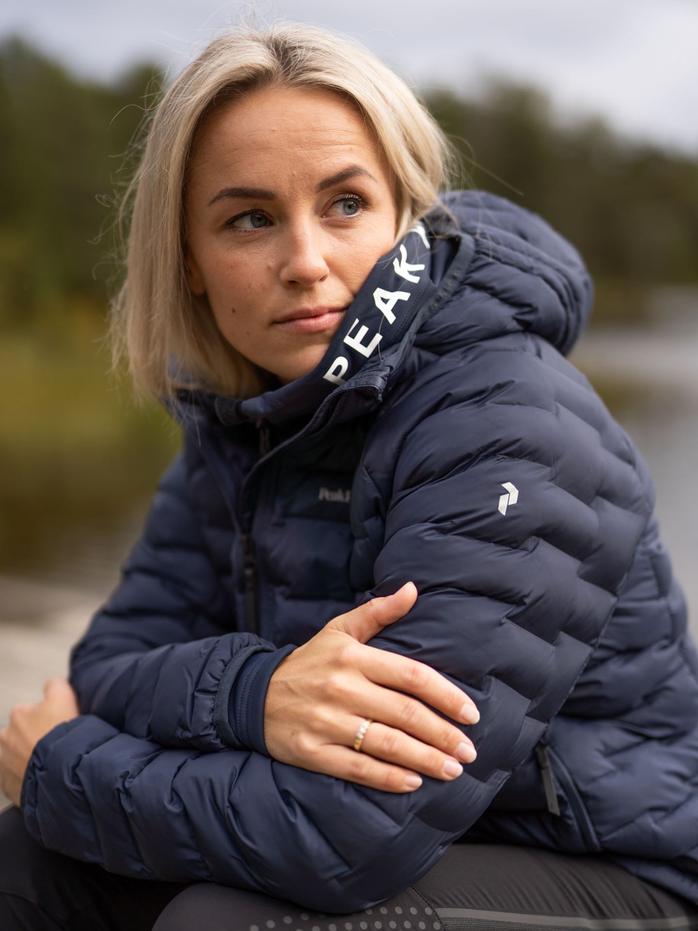 Peak Performance W Argon Light Hood Jacket - Blå