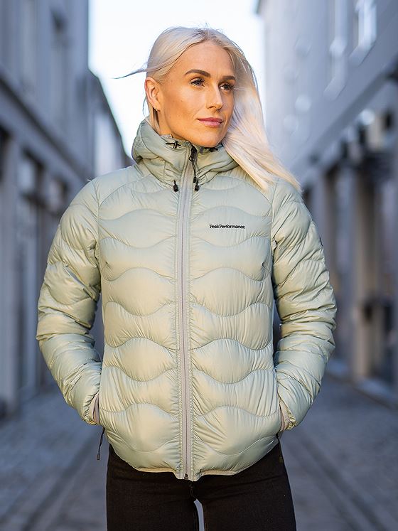 Peak Performance W Helium Down Hood Jacket Ashen Green