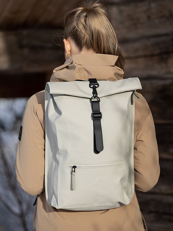 Rains Rolltop Rucksack Cement