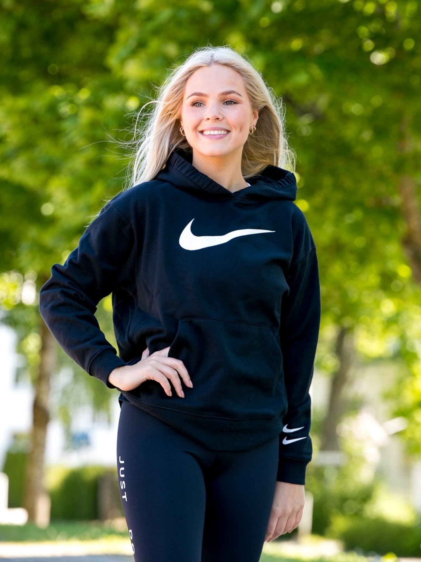 Nike Sportswear Swoosh Hoodie Black/ White