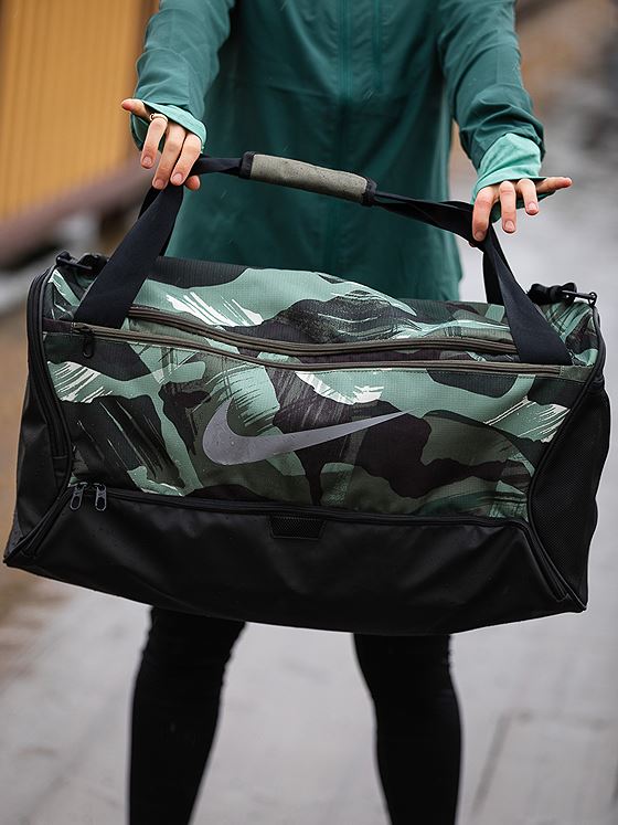 Nike Brasilia Training Duffel Bag AOP 60L Medium Olive/Svart/Particle Grey