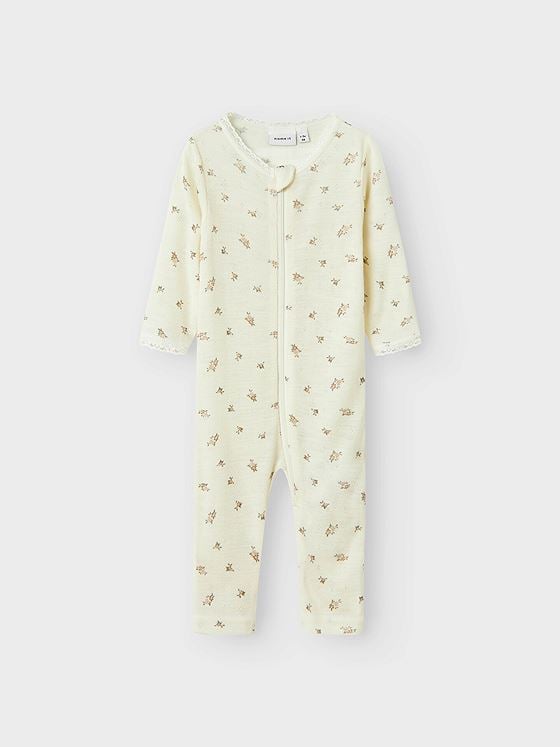 Name It Wang Wool Needle Nightsuit Snow White
