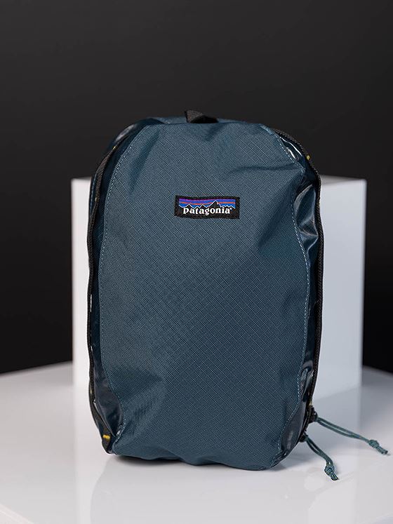 Patagonia Black Hole Cube Medium Abalone Blue